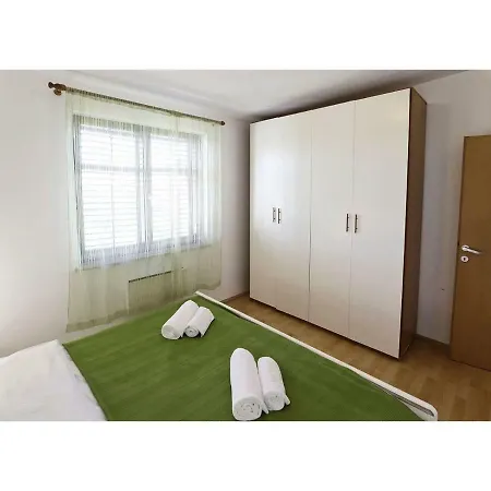Apartman Sara *