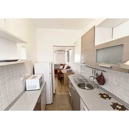 Sara Apartment Vinkuran